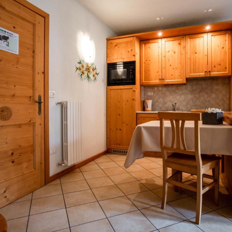 Appartamenti Serena - Triple Studio with Balcony and Mountain View - 3