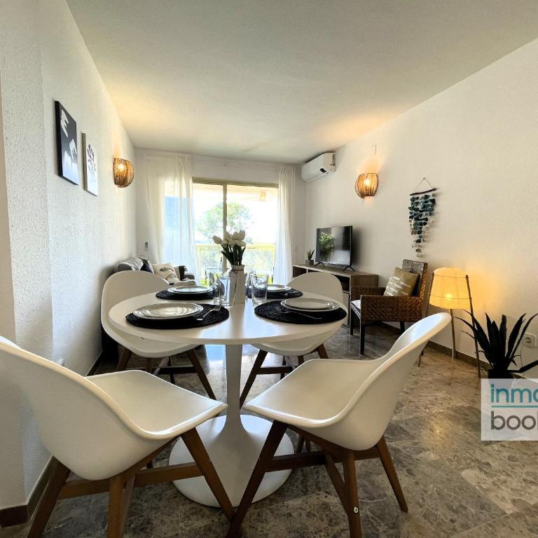 Sun Beach Cala Dorada - Three-Bedroom Apartment - 6