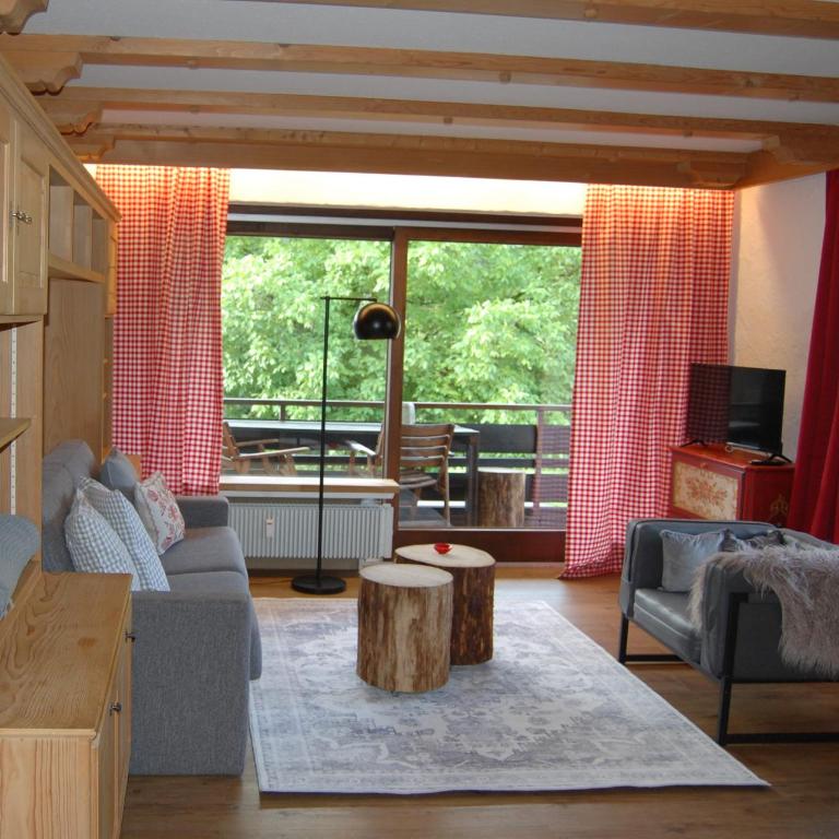 Ferienwohnung mit Balkon I Bergblick I Parkplatz Apartment ONE - Apartment mit 1 Schlafzimmer - 2