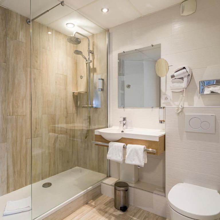 Best Western Les Bains Hotel et SPA - Chambre Prestige - Lit King-Size - 5