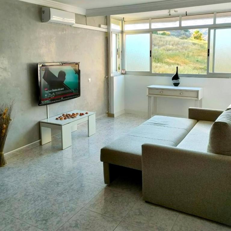 Urban Stay Rosaleda- Modern Apartament For 7 - Apartamento de 3 dormitorios - 3