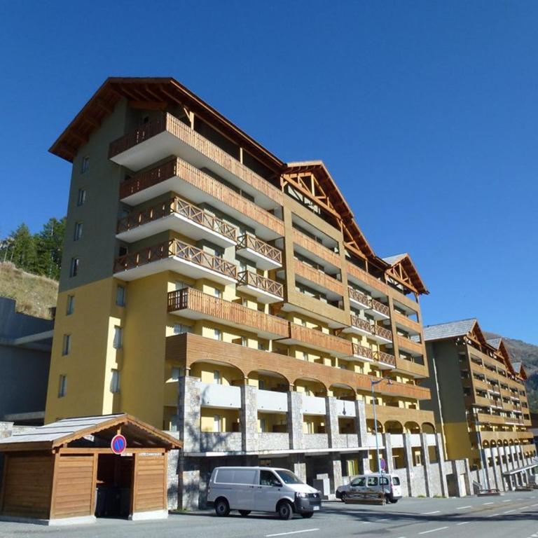Appartement de 3 pièces au centre d'Isola 2000, parking, proche pistes - Appartement 2 Chambres - 8