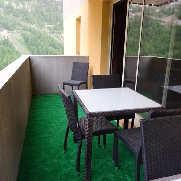 Appartement de 3 pièces au centre d'Isola 2000, parking, proche pistes - Appartement 2 Chambres - 9
