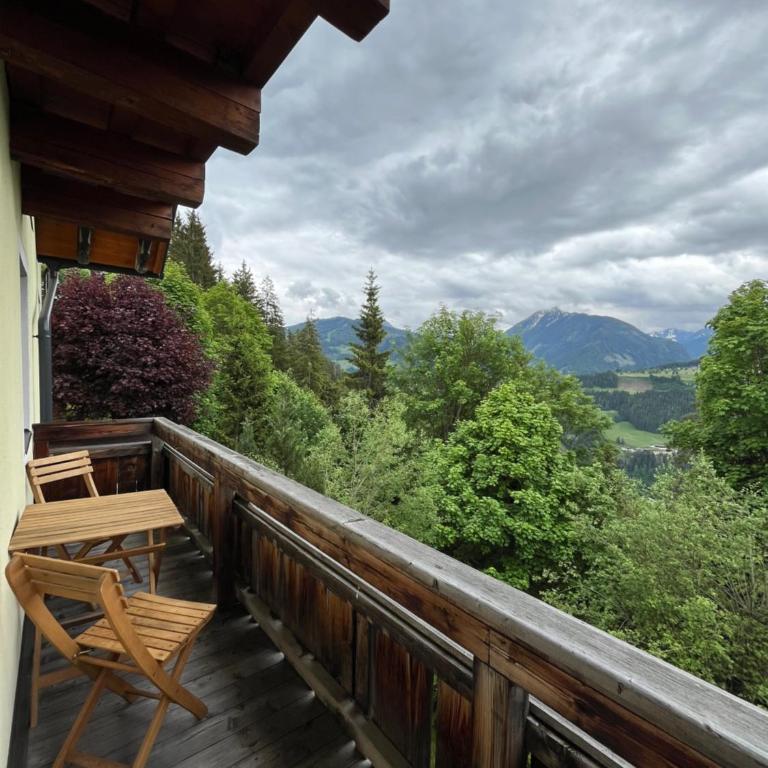 Pension Vorberghof- Bauernhofurlaub - Kleines Familienzimmer mit Balkon - 2