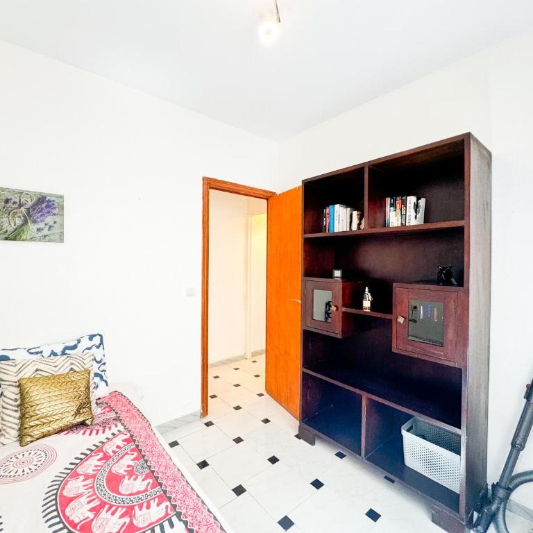 Beautiful bungalow near the sea - Three-Bedroom Apartment - 11