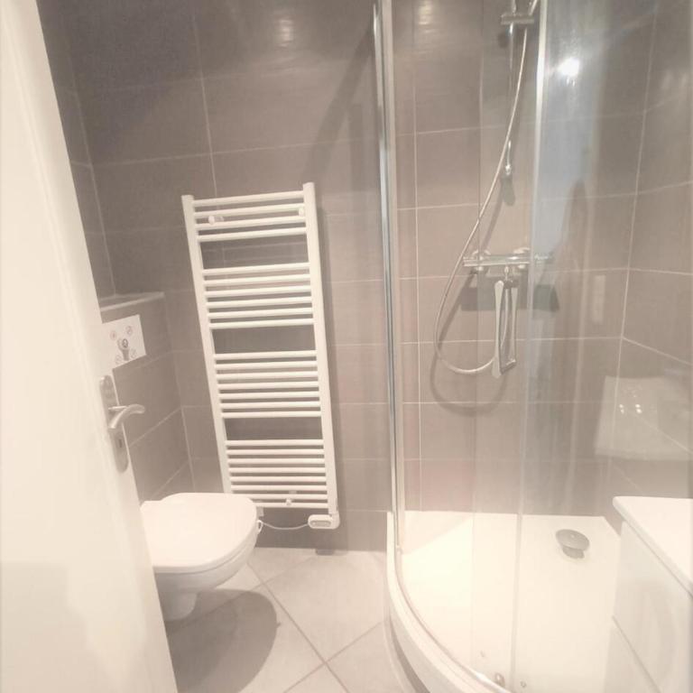 Résidence Le Bec Rouge - Appartement de charme 3 pièces 8 personnes à Tignes au pied des pistes et proche des commerces dans le quartier du Lac. Vue impr MAE-1681 - Appartement - 9