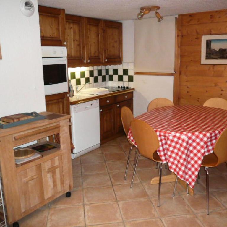 Résidence Fermes De Meribel G - Agréable appartement 3 pièces 6 personnes à Méribel Village proche des pistes et des commerces de Méribel Village MAE-1882 - Appartement - 2