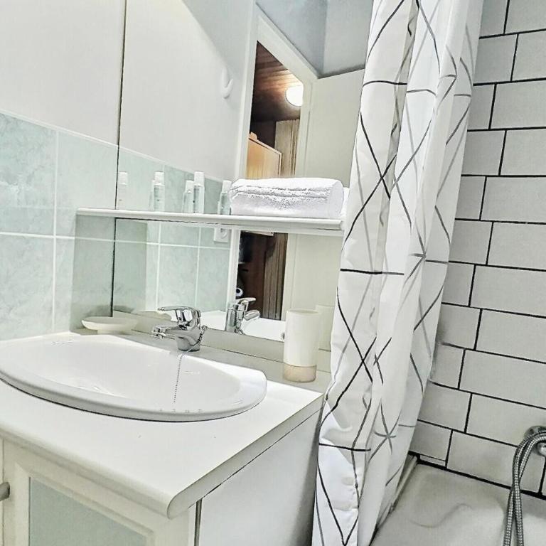 Résidence Lot 300 A Et B - Appartement 2 pièces 4 personnes proche des pistes et des commerces dans le quartier du Lavachet. Situé au 4ème étage d'une rési MAE-1926 - Appartement - 10