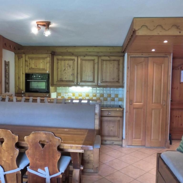 Résidence Fermes De Meribel Daguet - Appartement 3 pièces 6 personnes à Méribel Village aux pieds des pistes avec accès à la piscine couverte MAE-2020 - Appartement - 8