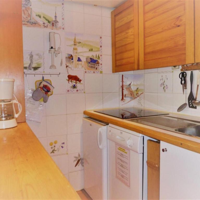 Résidence Le Palafour - Studio 5 personnes à Tignes au pied des pistes, des commerces, de l'ESF et de l'office du tourisme dans le quartier du lac. App MAE-2052 - Studio - 6