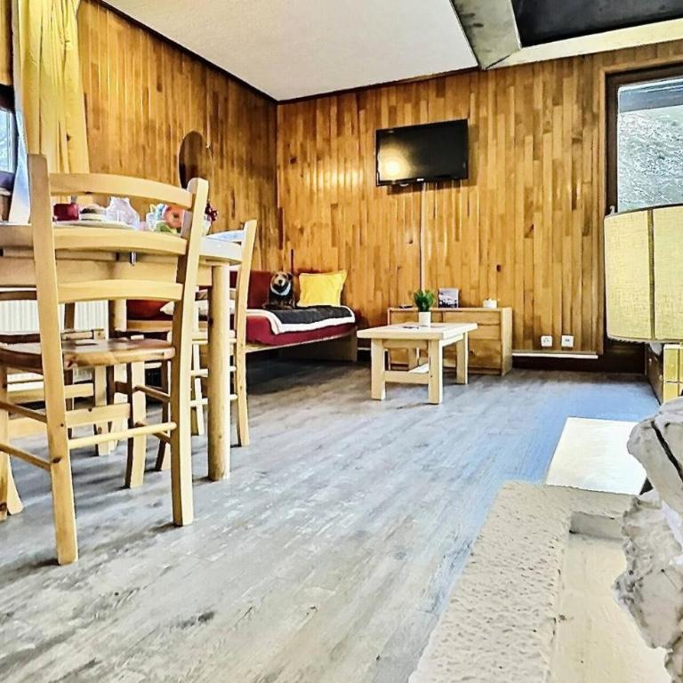 Résidence Grand Tichot B2 - Appartement 2 pièces 5 personnes à Tignes proche des pistes et des commerces dans le quartier du Val Claret. Appartement situé MAE-2055 - Appartement - 4