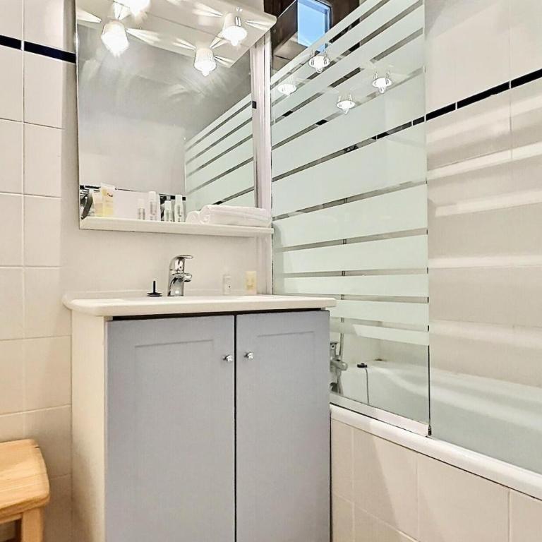 Résidence Grand Tichot B2 - Appartement 2 pièces 5 personnes à Tignes proche des pistes et des commerces dans le quartier du Val Claret. Appartement situé MAE-2055 - Appartement - 10