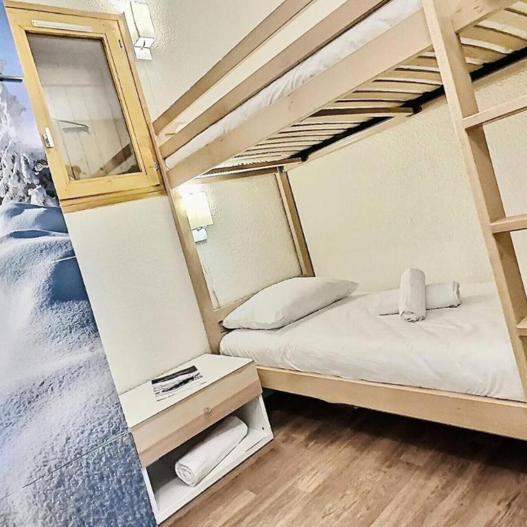 Résidence Divaria - Studio cabine 4 personnes à Tignes au pied des pistes et proche des commerces dans le quartier du Lac. Situé en rez de jardin d' MAE-2114 - Studio - 9