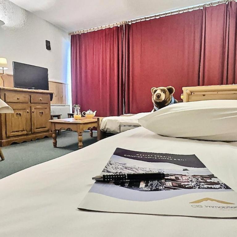 Résidence Le Bec Rouge - Studio 4 personnes à Tignes ski aux pieds et proche des commerces dans le quartier du Lac. Vue imprenable sur le Lac. MAE-2118 - Studio - 12