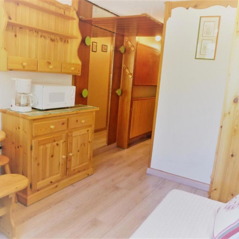 Résidence Le Palafour - Studio 2 personnes à Tignes au pied des pistes, des commerces, de l'ESF et de l'office du tourisme dans le quartier du lac. Appa MAE-2160 - Studio - 2