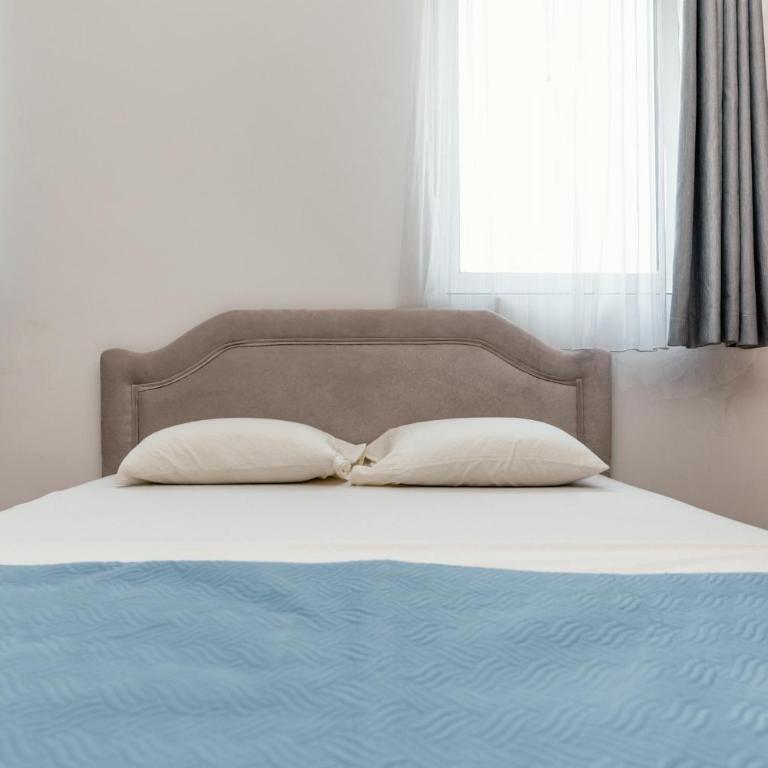 Kraja Apartments - Studio Apartment with Queen Bed - 1