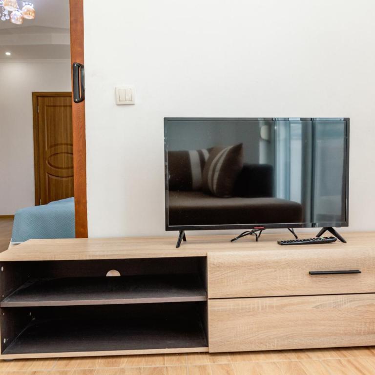 Kraja Apartments - Studio Apartment with Queen Bed - 2
