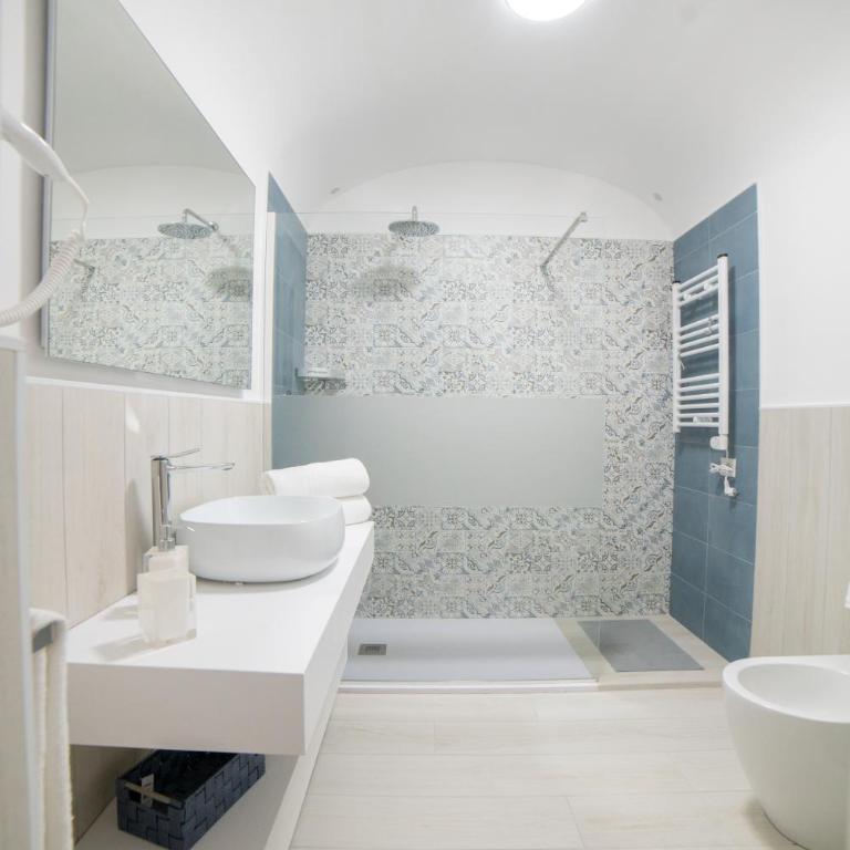 CasaRomiti - Standard King Room - 3