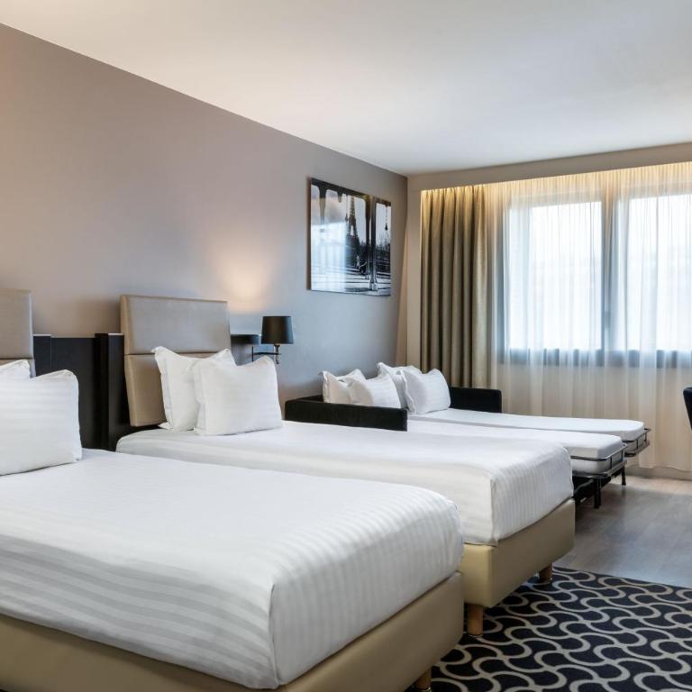 AC Hotel Paris Porte Maillot by Marriott - Chambre Familiale avec Lits Jumeaux et Canapé-Lit - 4