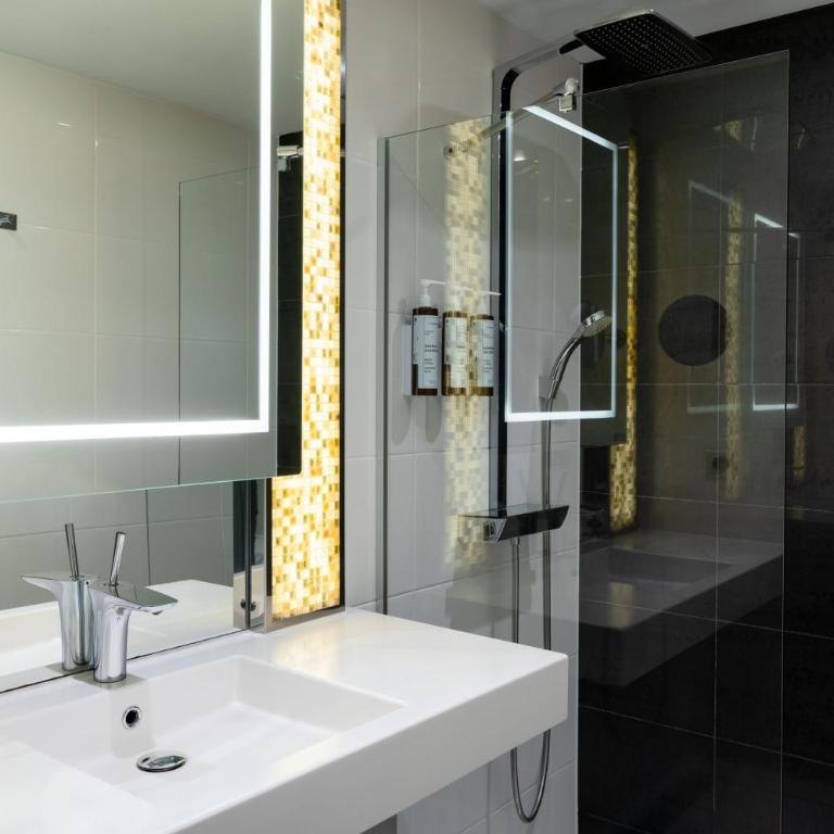 AC Hotel Paris Porte Maillot by Marriott - Chambre Lit King-Size Classique - 5