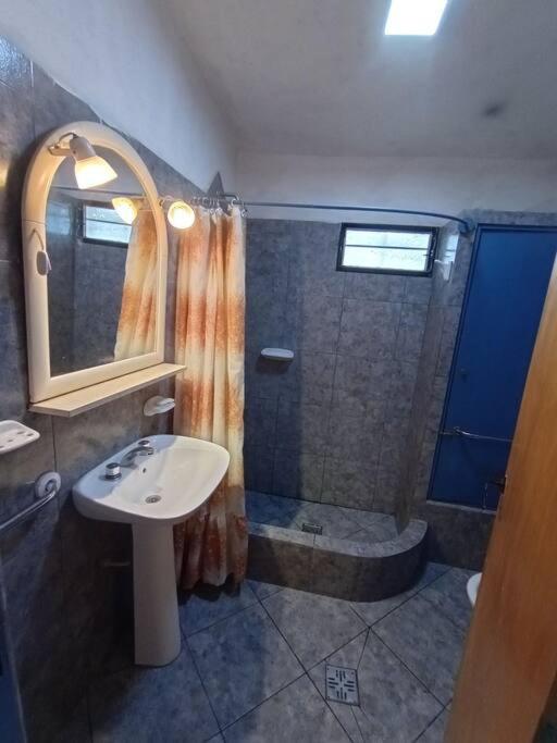 Descansa con tu familia cerca del lago San Roque - Casa con 1 dormitorio - 29