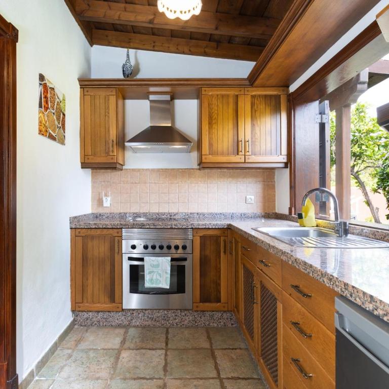Casa rural con piscina climatizada y jardín en Icod de los Vinos - ES-279-18 - Villa - 13