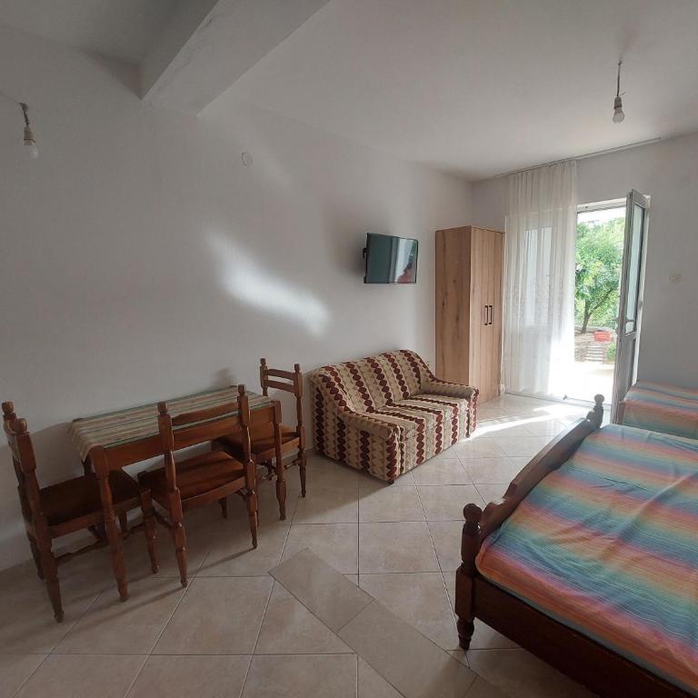 Apartments Ivana - Apartment with Garden View - 6