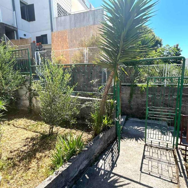 Apartments Maya - Double Room with Garden View - 17
