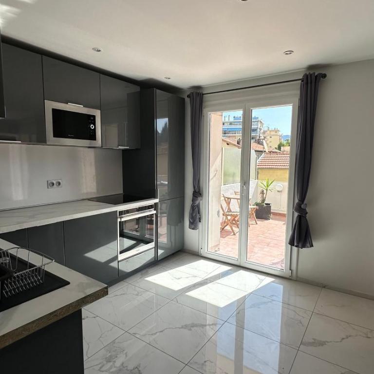 Chambre double dans beau 3 pièces proche du centre et des plages - Habitación Doble - 1