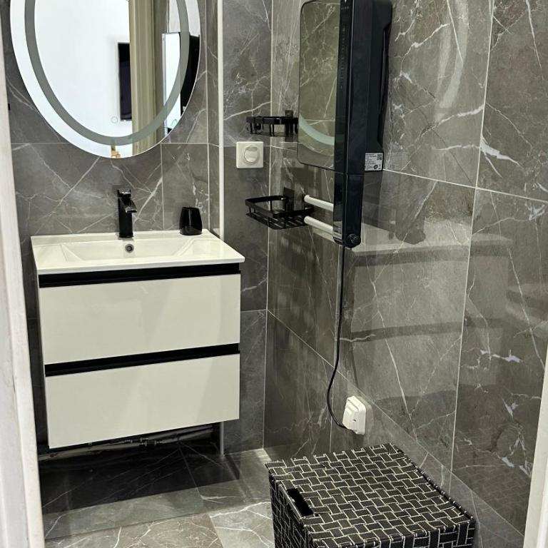 Chambre double dans beau 3 pièces proche du centre et des plages - Habitación Doble - 13