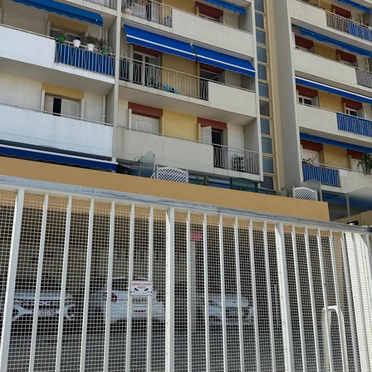 Chambre double dans beau 3 pièces proche du centre et des plages - Habitación Doble - 14