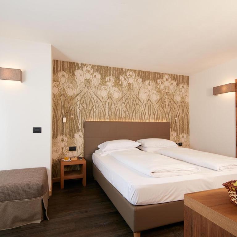 Hotel Valacia - Camera Matrimoniale Comfort - 3