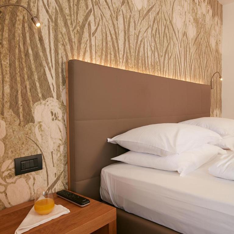Hotel Valacia - Camera Matrimoniale Comfort - 10