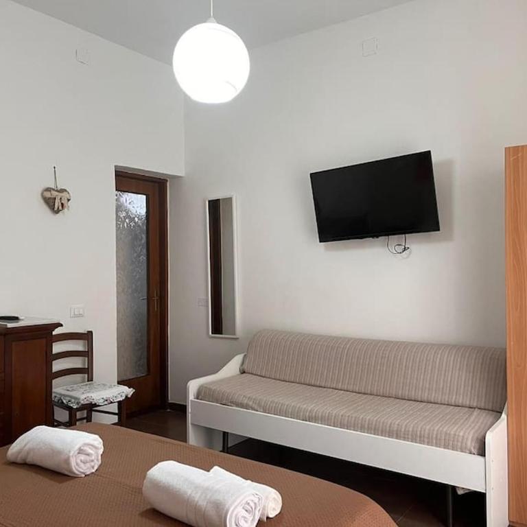 Home Sweet Home - Two-Bedroom Family Apartment - 8