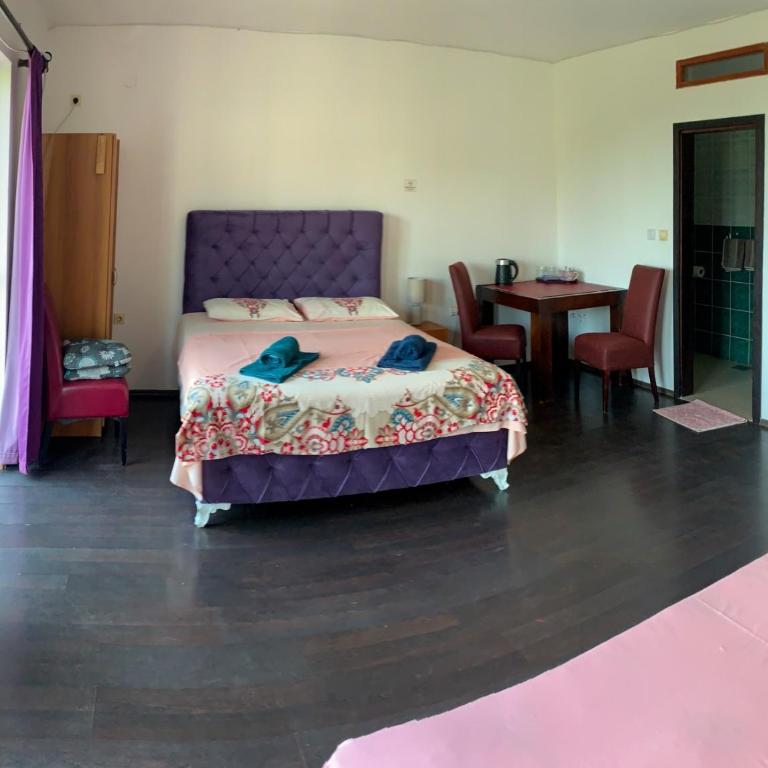 Villa Dulsinea - Quadruple Room with Balcony and Sea View - 11