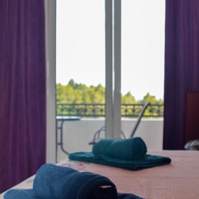Villa Dulsinea - Quadruple Room with Balcony and Sea View - 8