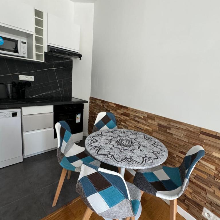 2- Cosy one bedroom apt 2-4p, located Place Nationale - Appartamento Deluxe con 1 Camera da Letto e Vista Giardino - 9