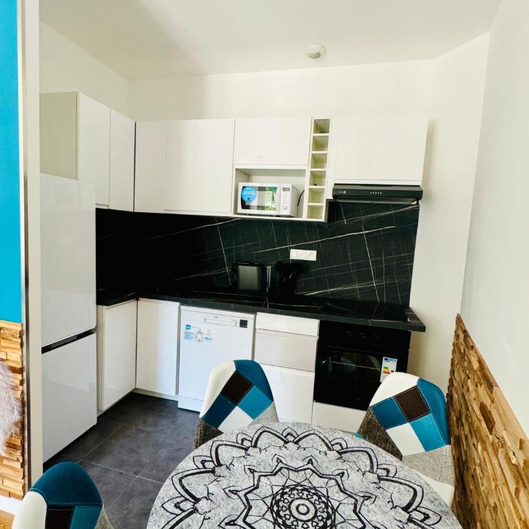 2- Cosy one bedroom apt 2-4p, located Place Nationale - Appartamento Deluxe con 1 Camera da Letto e Vista Giardino - 11