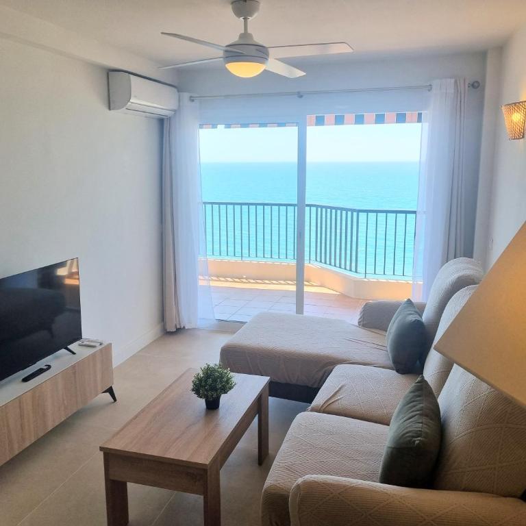 Las Antillas III Front Sea View Pool - Two-Bedroom Apartment - 4