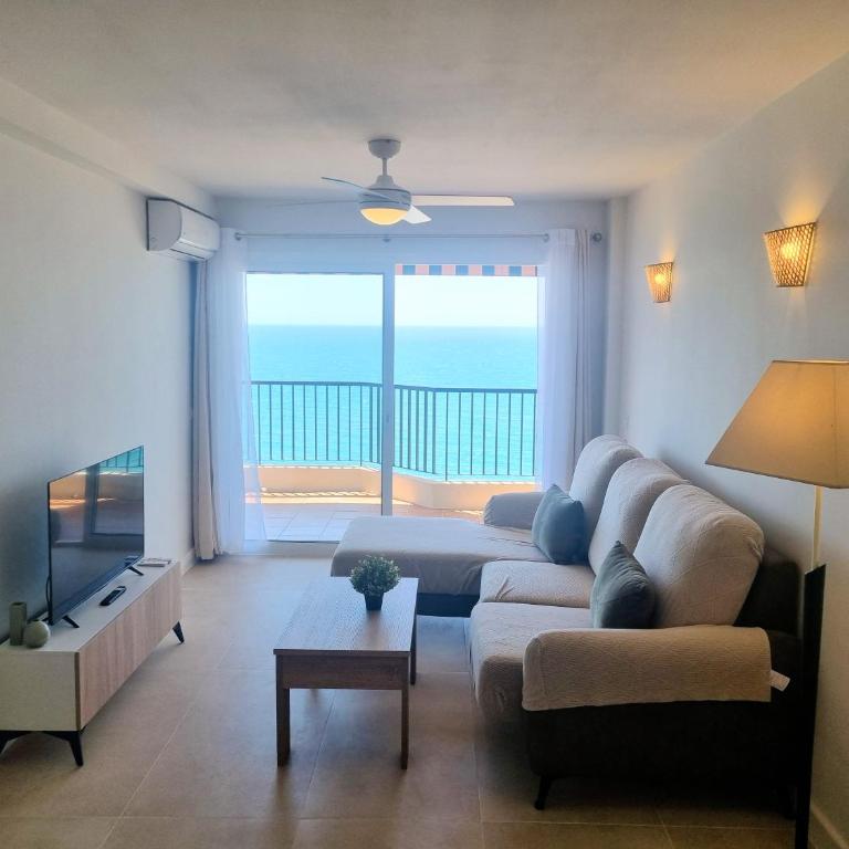 Las Antillas III Front Sea View Pool - Two-Bedroom Apartment - 3