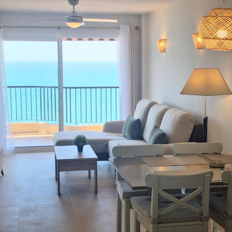 Las Antillas III Front Sea View Pool - Two-Bedroom Apartment - 2