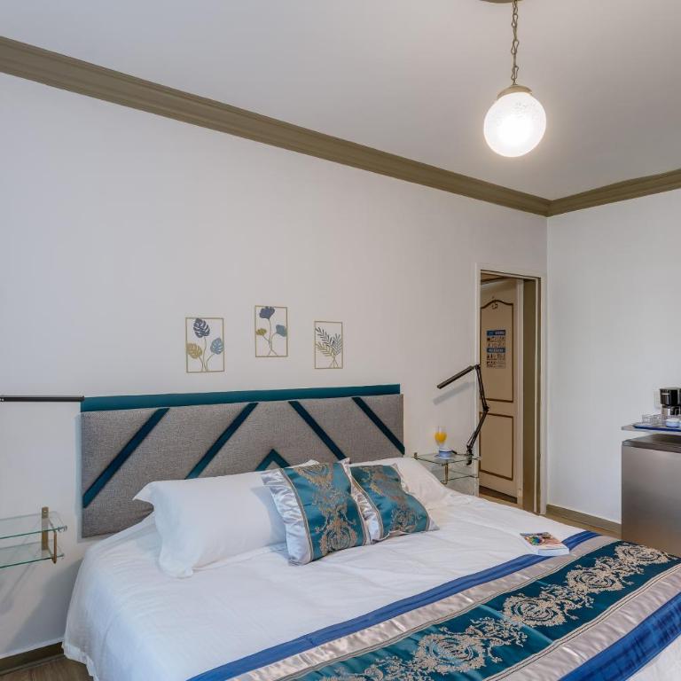 The Condesa House - Deluxe Double Room with Bath - 4