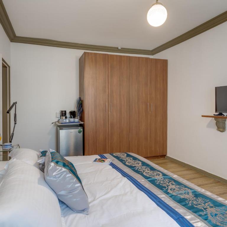 The Condesa House - Deluxe Double Room with Bath - 1