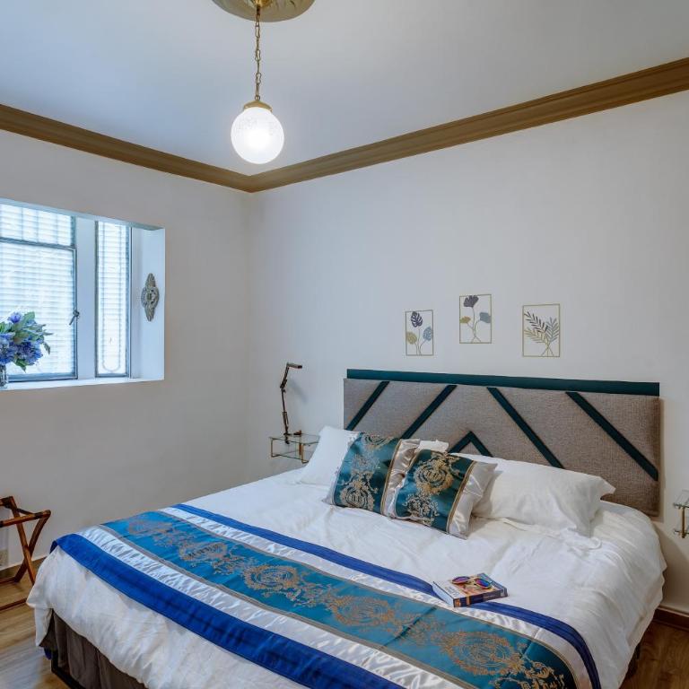The Condesa House - Deluxe Double Room with Bath - 2