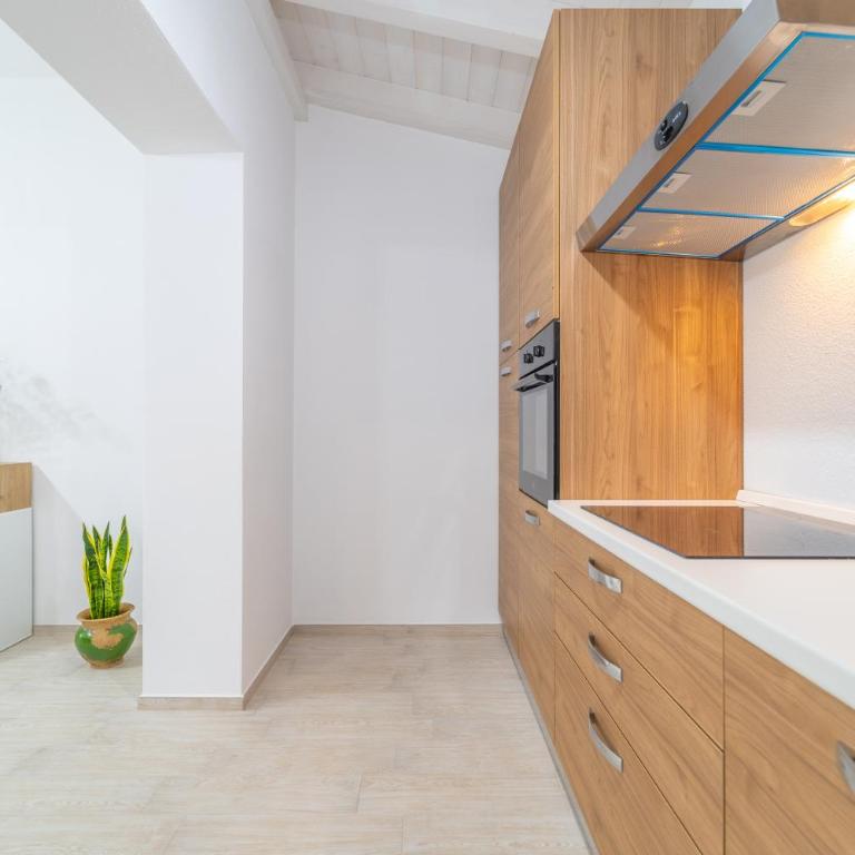Linfa Guest House - Olbia centro - Appartamento con 3 Camere da Letto e con Balcone - 5