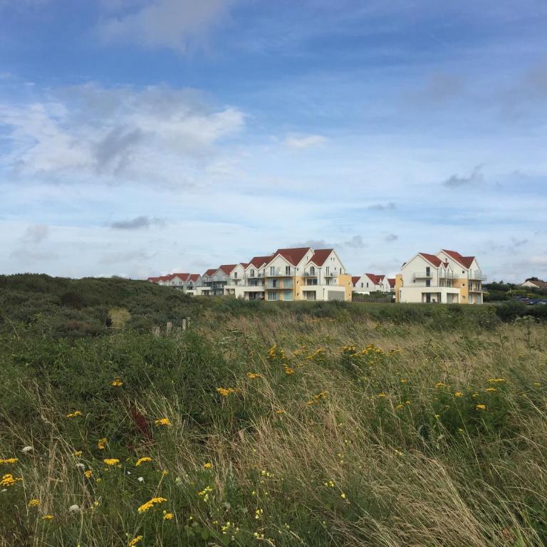 Les Dunes Du Golf First Line Sea View App Block B 1-3 - Apartment - 64