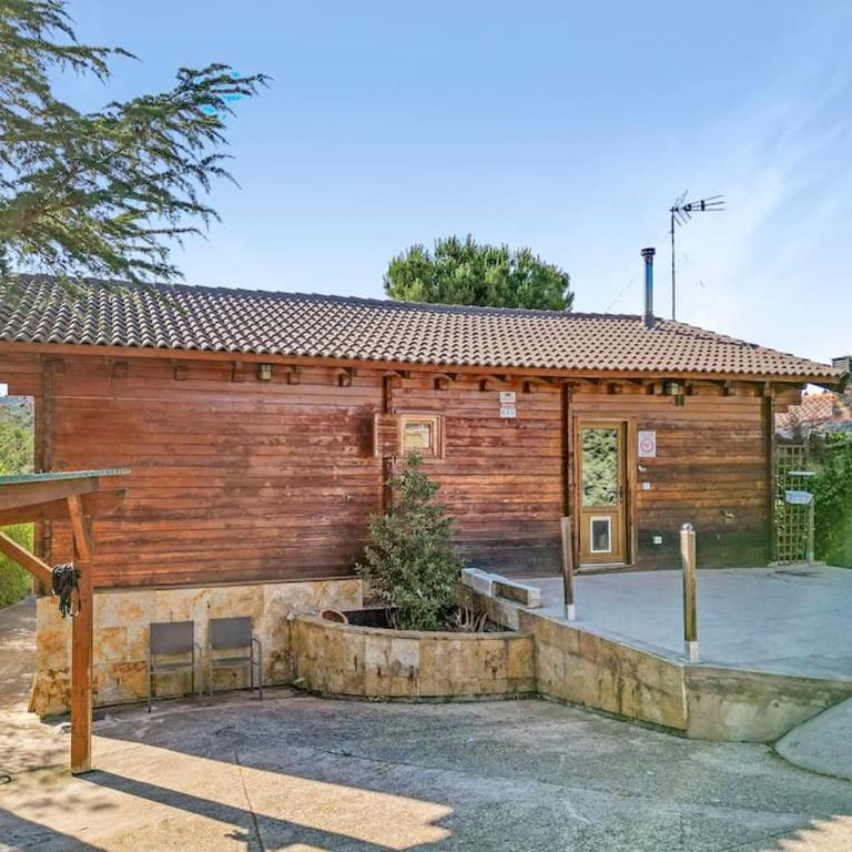 Cozy wood cabin, Casino, Pool, 25 min to Madrid Center - Two-Bedroom Villa - 4