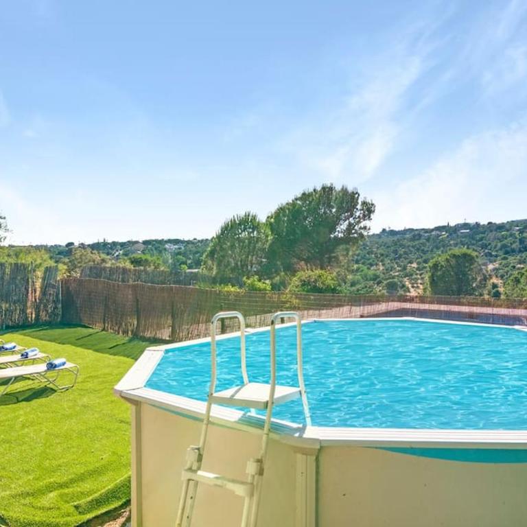 Cozy wood cabin, Casino, Pool, 25 min to Madrid Center - Two-Bedroom Villa - 8