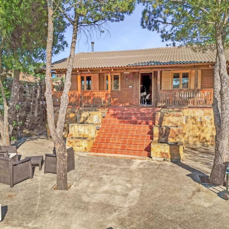 Cozy wood cabin, Casino, Pool, 25 min to Madrid Center - Two-Bedroom Villa - 17
