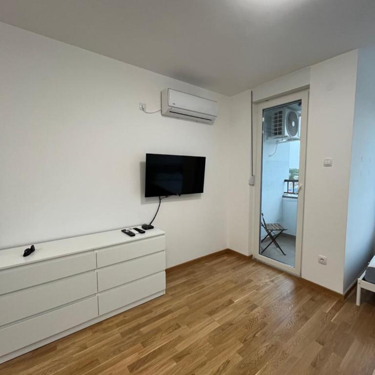Marko's Apartment - One-Bedroom Apartment - 4